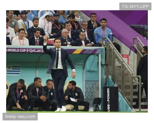 乌拉圭主帅战术灵活度大增，球队状态回暖引关注