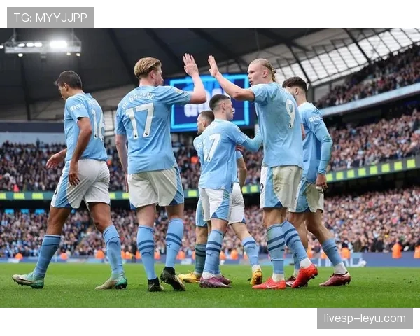 伯恩茅斯维塔利蒂球场新赛季启幕，球迷热盼精彩对决与震撼时刻