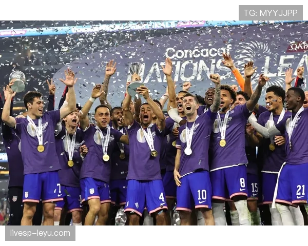 足球巨星集结！新赛季各队阵容揭晓，全新组合引期待