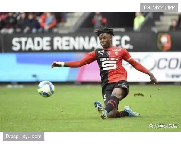 卡马文加中场覆盖惊艳全场，掌控节奏成比赛关键