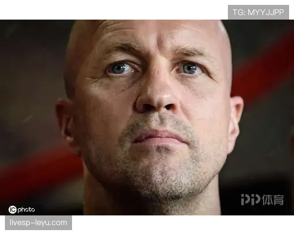 塞维利亚能否重现豪强竞争力,对赛季表现稳定性面临考验 塞维利亚能否重现豪强竞争力,对赛季表现稳定性面临考验