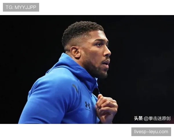 安东尼·约书亚训练完直接去夜店，穿高定西装喝黑桃A？