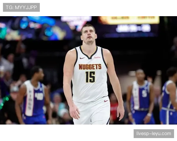 约基奇由低位单打转挡拆，助攻率比赛季初显著提升