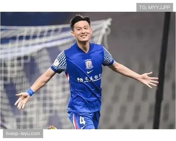 蒋圣龙这训练完直接路边摊撸串，自律人设崩得我一脸懵